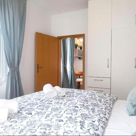 Apartment Luck